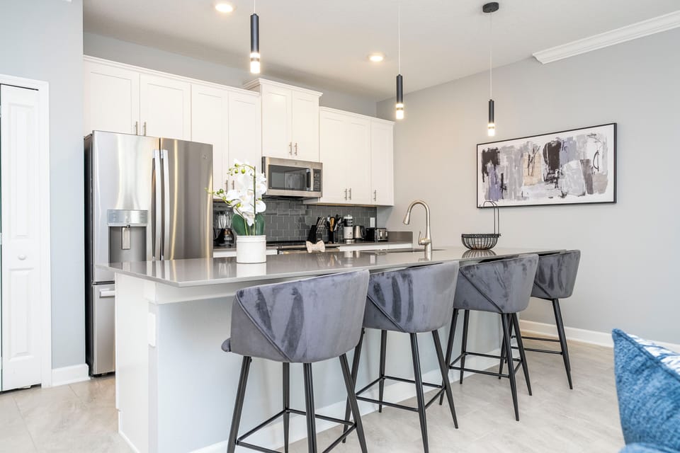 Full kitchen