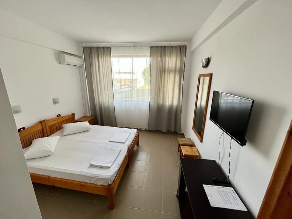 Basic Double or Twin Room | Free wired internet, bed sheets