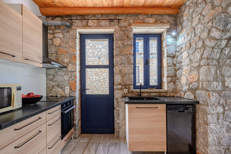 Manousaki,serene villa,pool,Near taverns,Crete,Greece