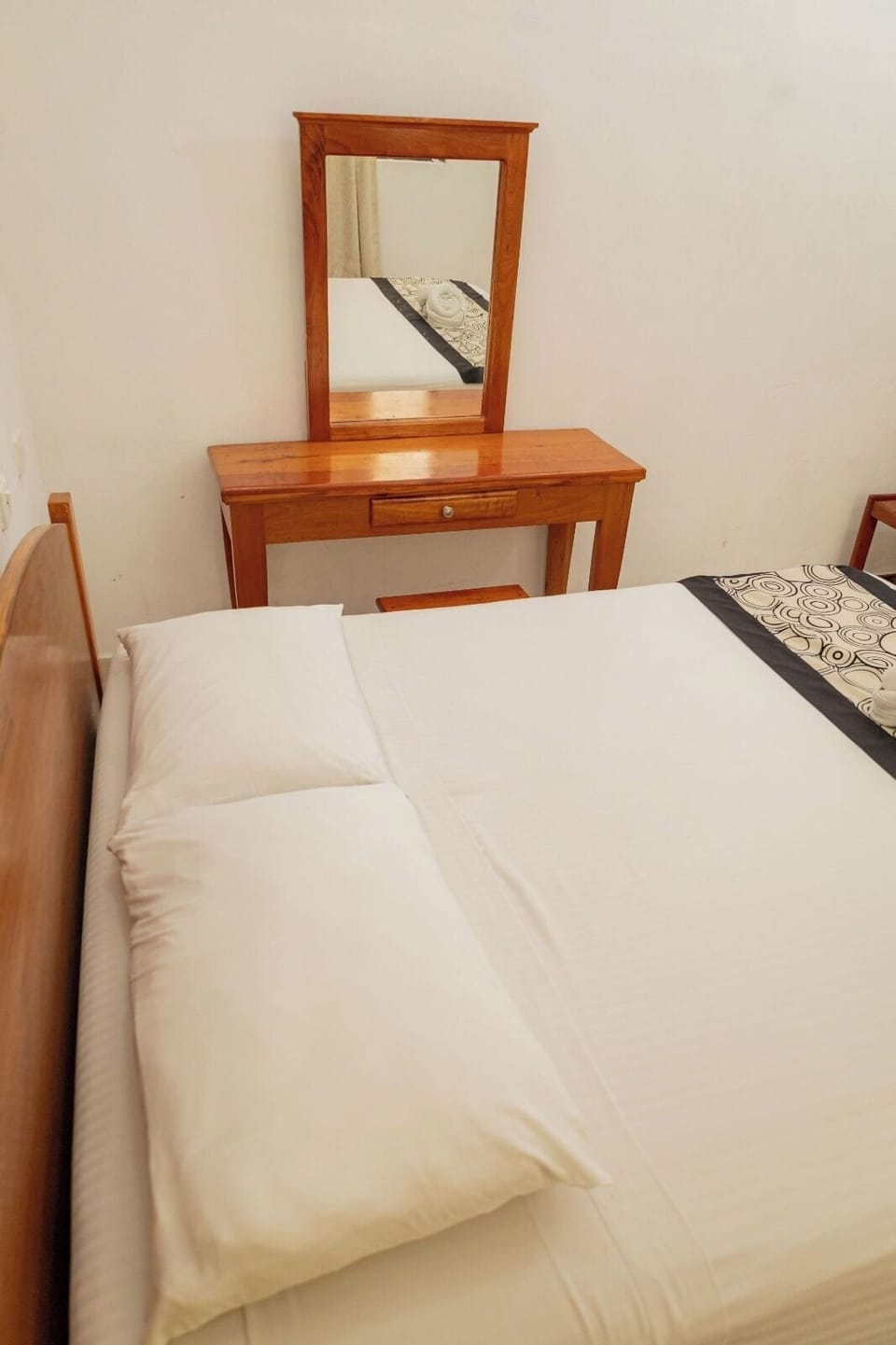 Standard Double Room | Desk, laptop workspace, WiFi (free), bed sheets