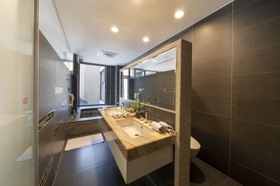Winter Love - Quadruple Room | Bathroom | Separate tub and shower, deep soaking tub, hair dryer, bathrobes