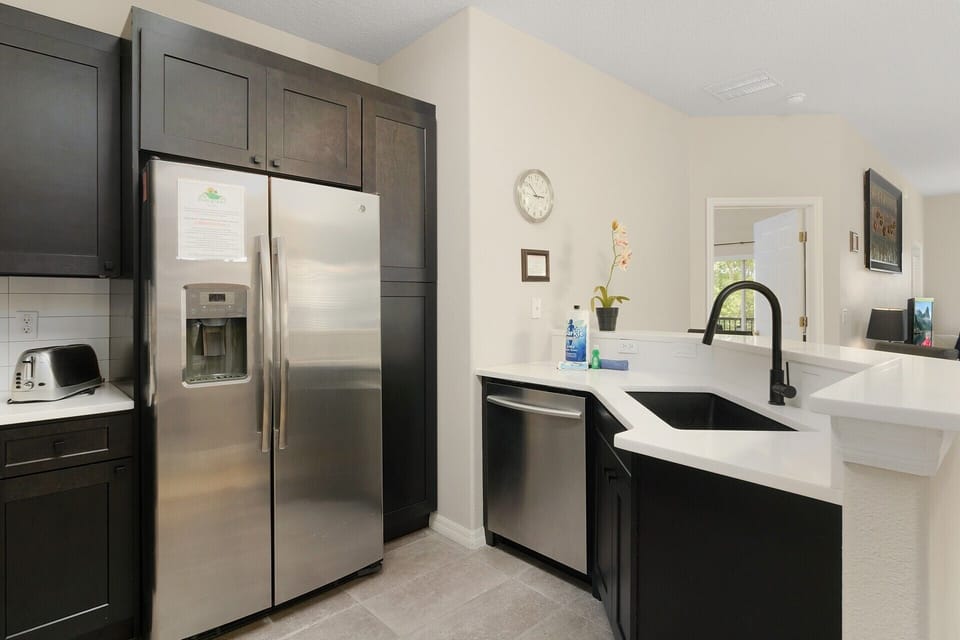 Kitchen area - Lakeside