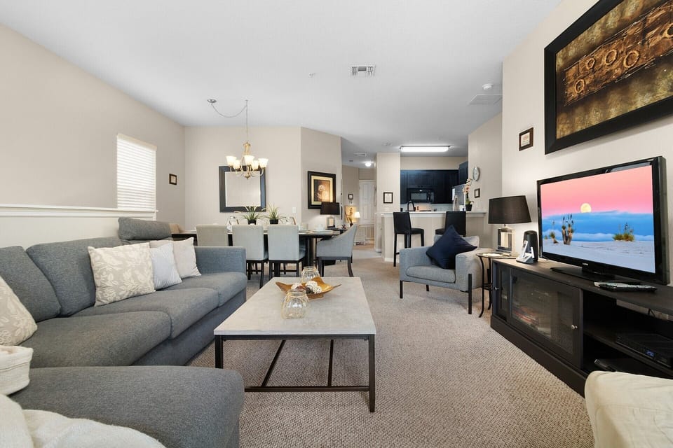 Spacious floor plan - Lakeside