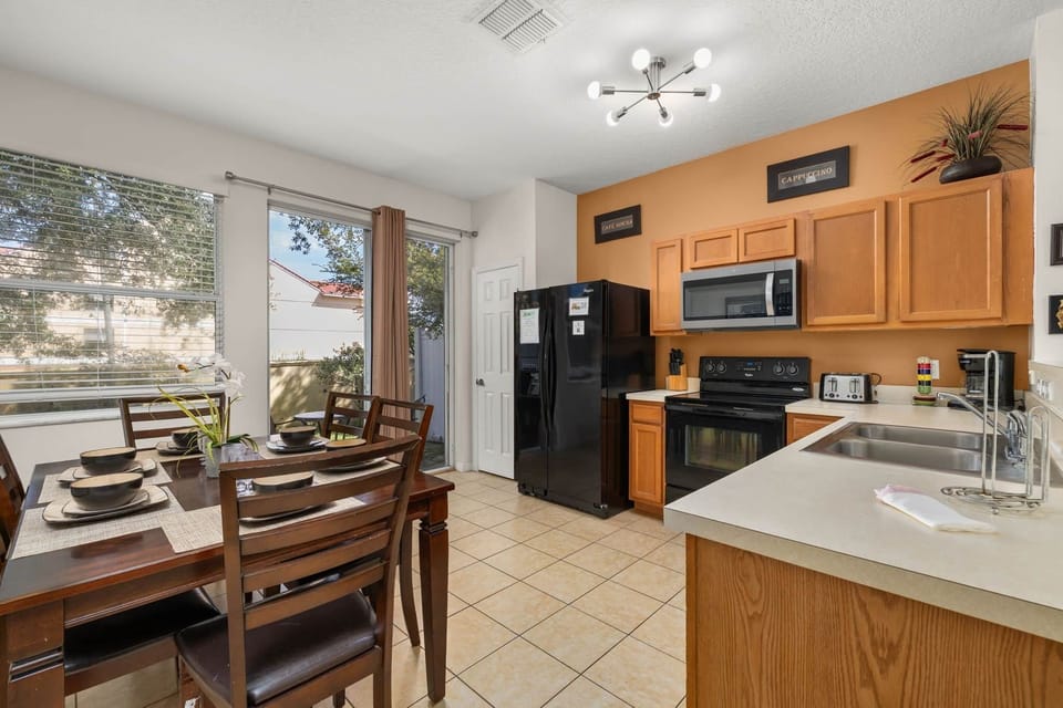 Fully stocked family kitchen - My Home Away