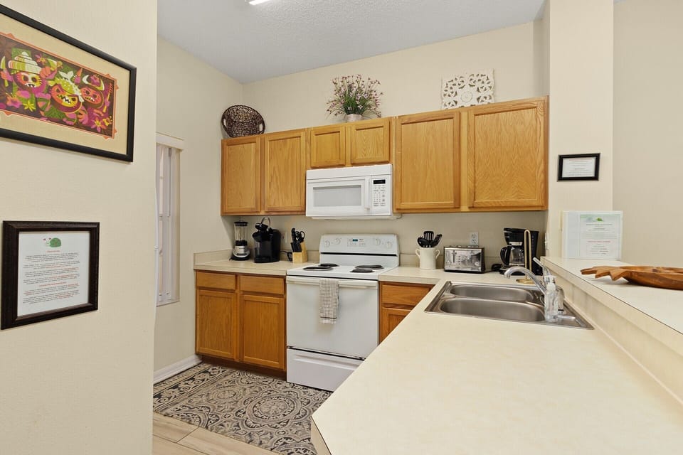 Kitchen area - Disney Cove