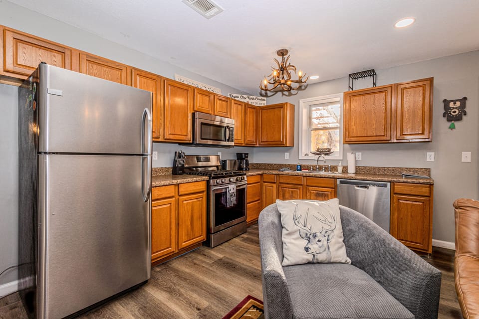 Luxury cozy cabin bryson city 3 little bears retreat 17 full kitchen