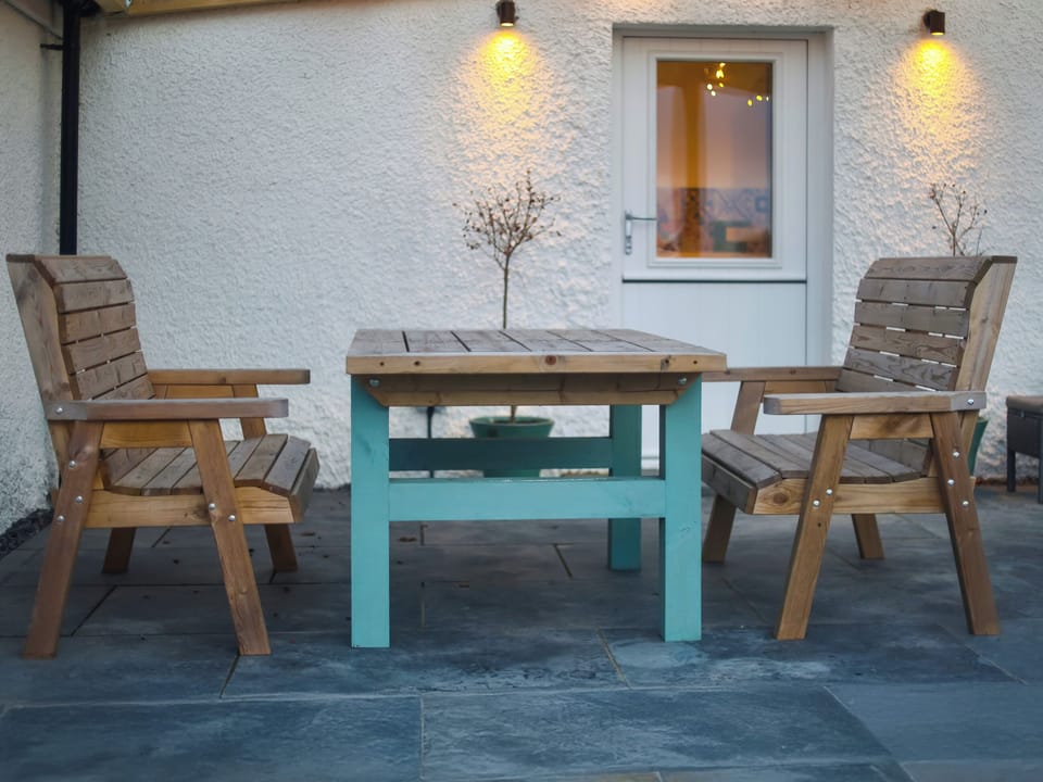 Sitting-out-area | Park Clement, Bwlch y Groes