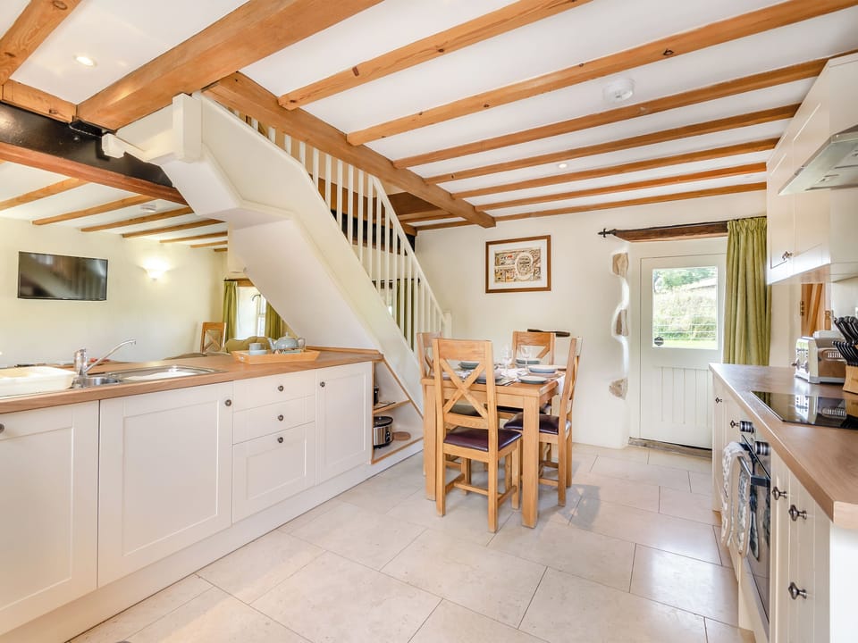 Kitchen/diner | Swaledale Cottage - Broad Ecton Farm, Wetton, Ashbourne