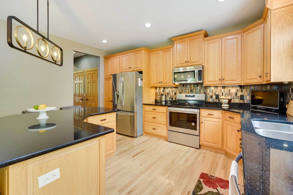 Kitchen | Equipped w/ Cooking Essentials