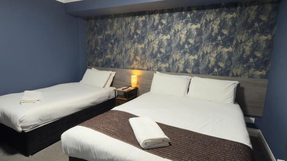 Suite, Ensuite | Blackout drapes, free WiFi, bed sheets