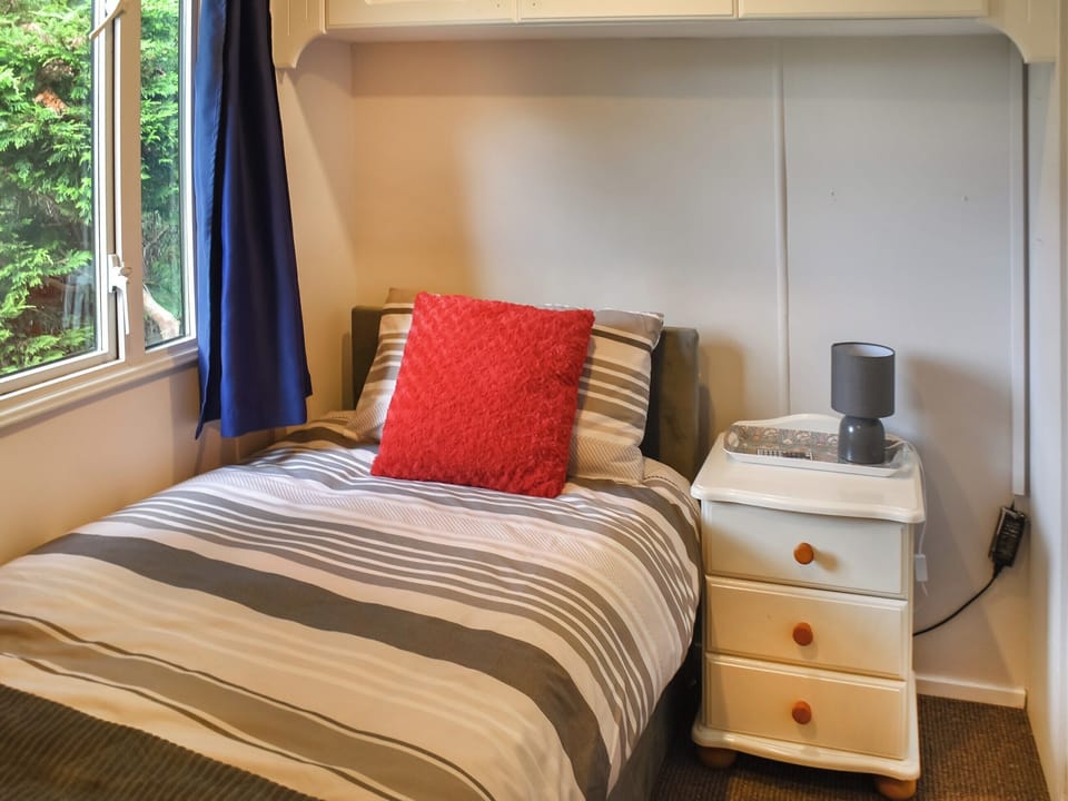 Single bedroom | Meadow View Van - Marsh Corner Holidays, Neatishead, near Wroxham