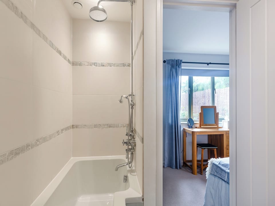 Bathroom | High Bank, Pontesbury