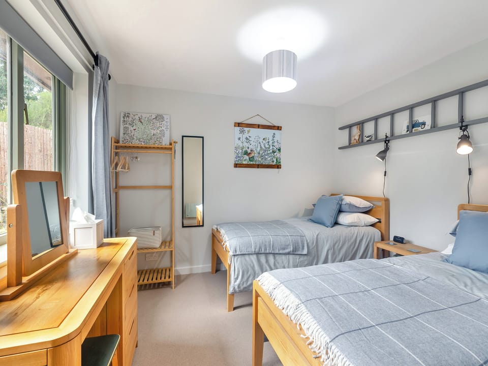 Twin bedroom | High Bank, Pontesbury