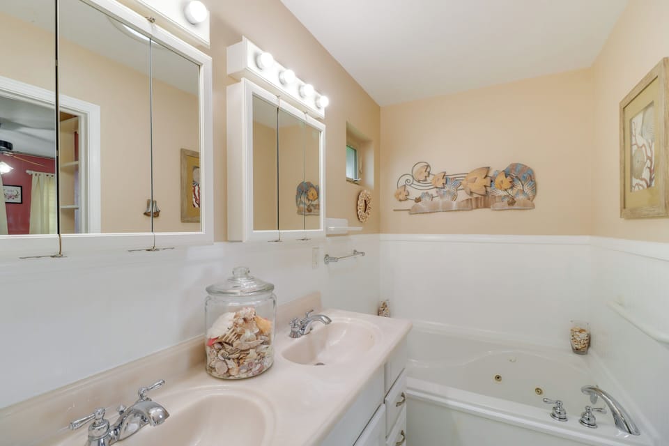 En-Suite Bathroom | Jetted Tub