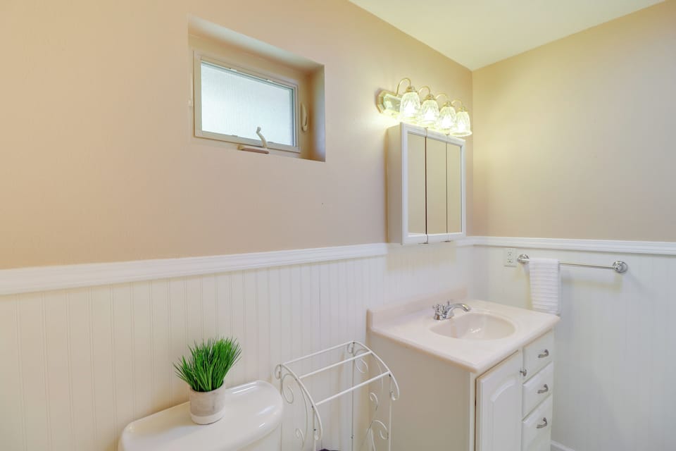 Full Bathroom
