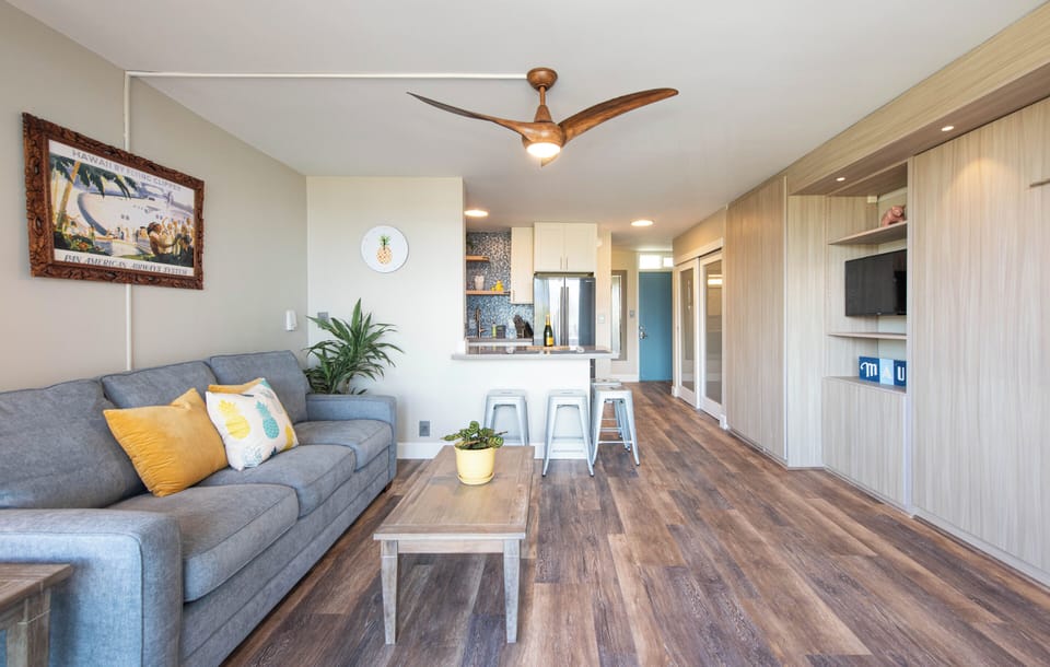 Luxury Studio, 1 Queen Bed with Sofa bed, Ocean View, Beachside | 1 bedroom, premium bedding, individually decorated