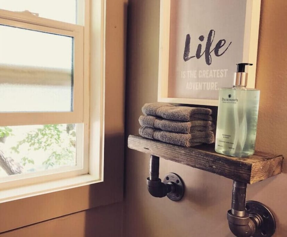 Bathroom amenities