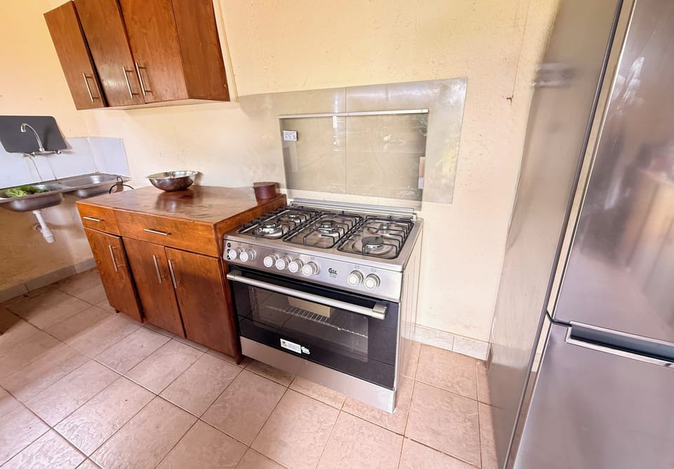 Fully equipped kitchen.