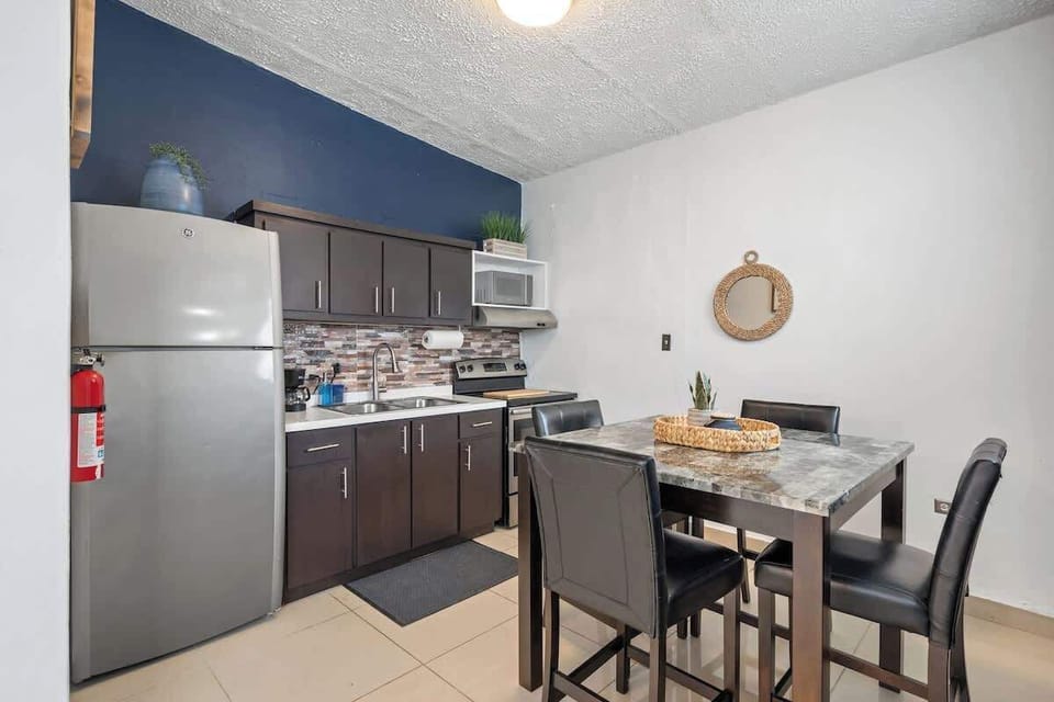 Quickly serve coffee and breakfast at the kitchen before heading out for the day