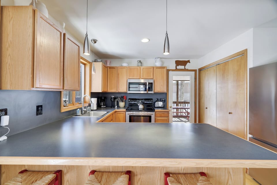 Breakfast bar in kitchen