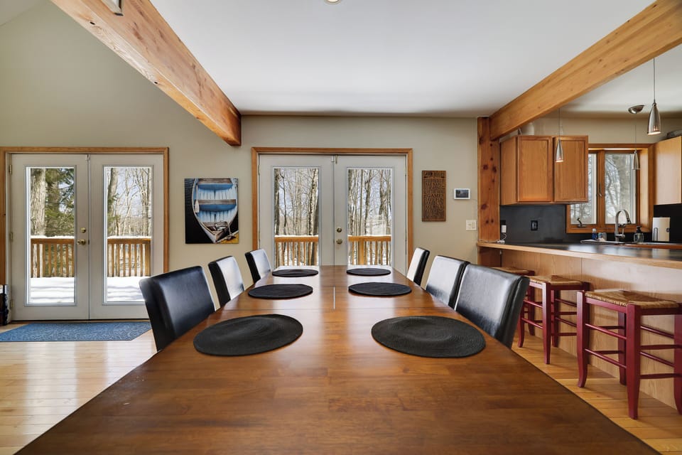 Seating for 8.  Soak in the lake views during every meal.