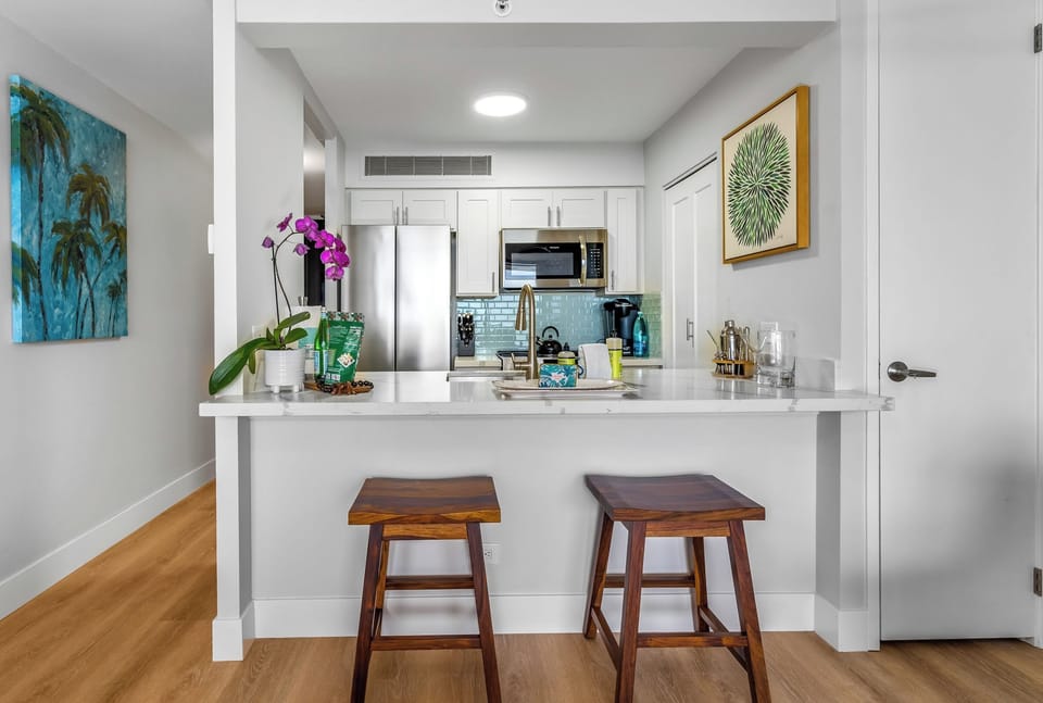 Luxury Studio | Living area | Smart TV, Hulu, streaming services