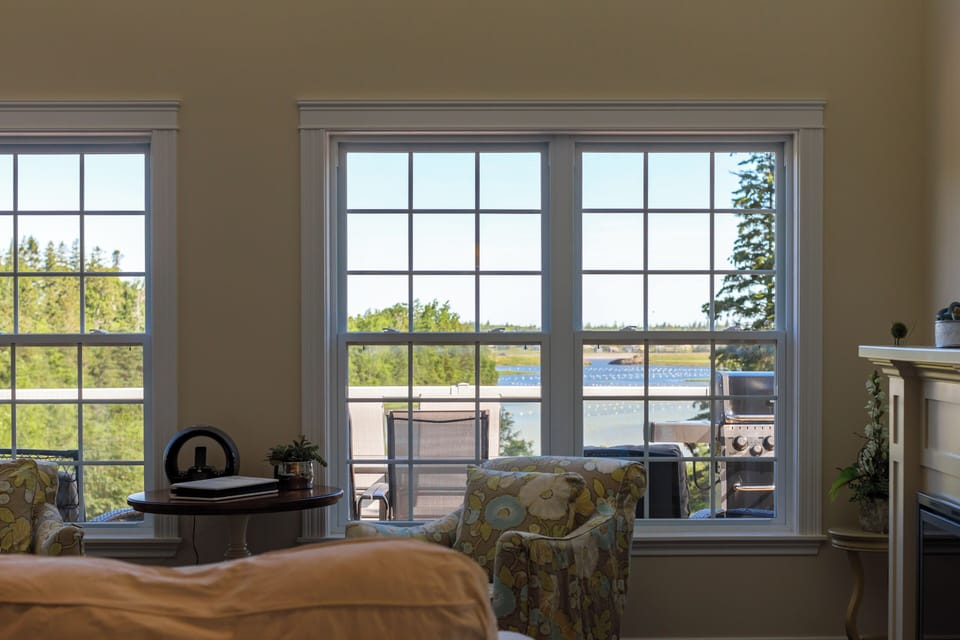 House | Living area | Flat-screen TV, heated floors