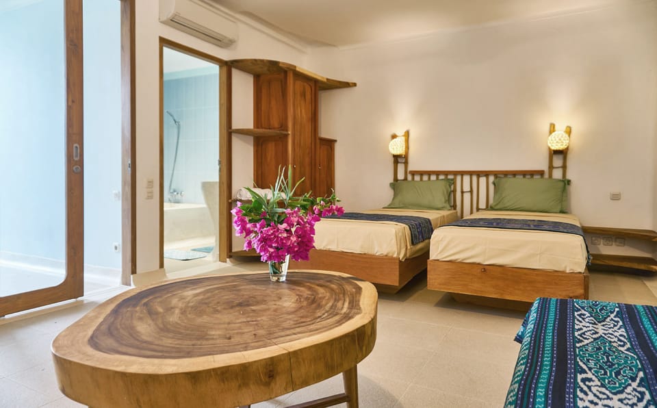 Villa, 2 Twin Beds, Bathtub, Sea View | 1 bedroom, in-room safe, laptop workspace, free WiFi