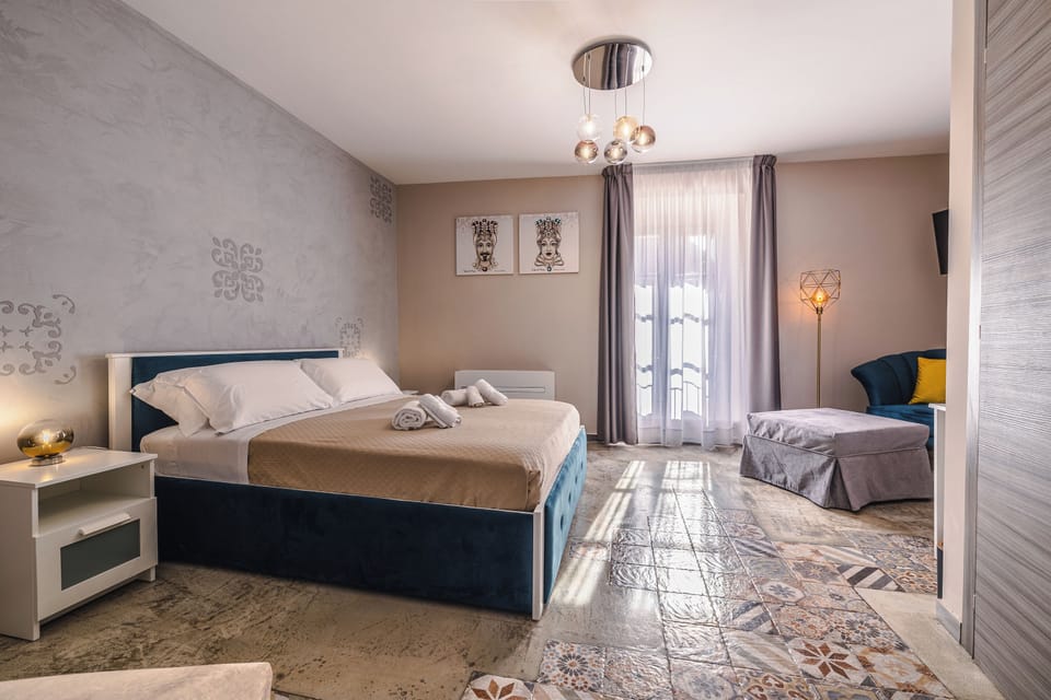 Deluxe Room | Frette Italian sheets, premium bedding, down comforters