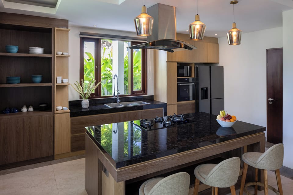 Luxury Villa, 5 Bedrooms | Private kitchen | Fridge, microwave, oven, stovetop