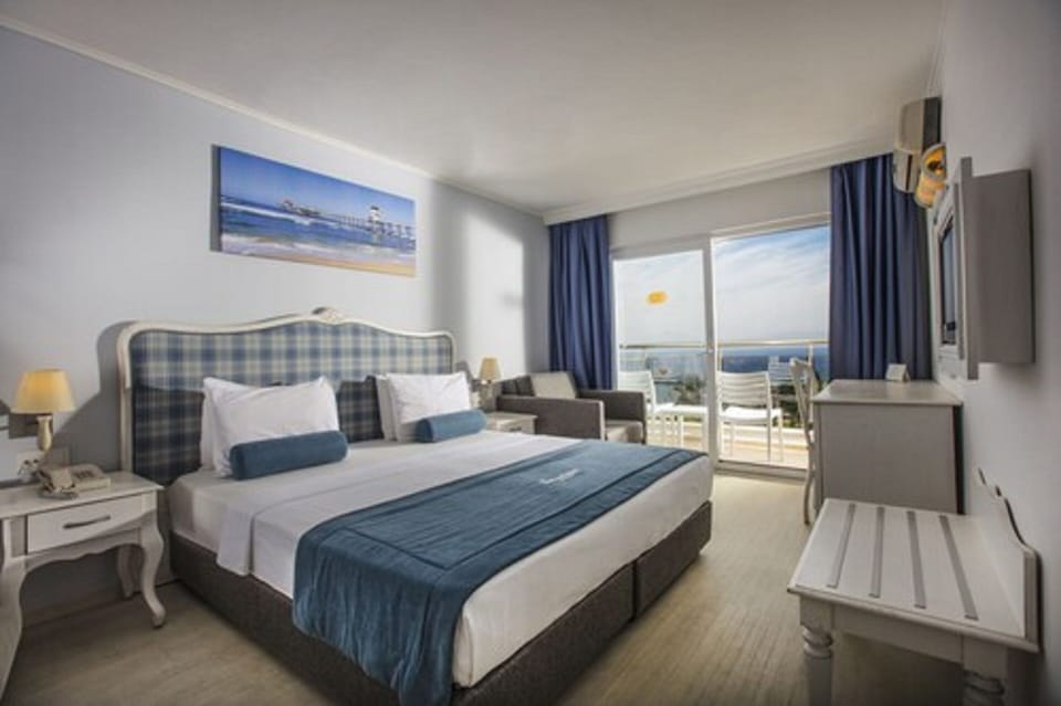 In-room safe, blackout drapes, free WiFi, bed sheets