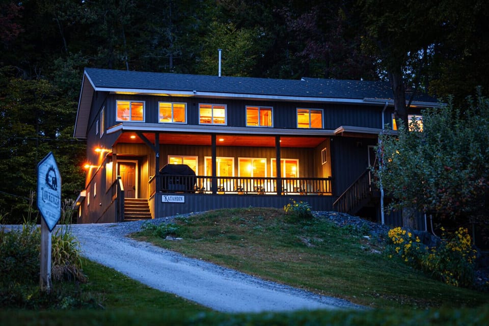 Lawrence`s Lakeside Cabins