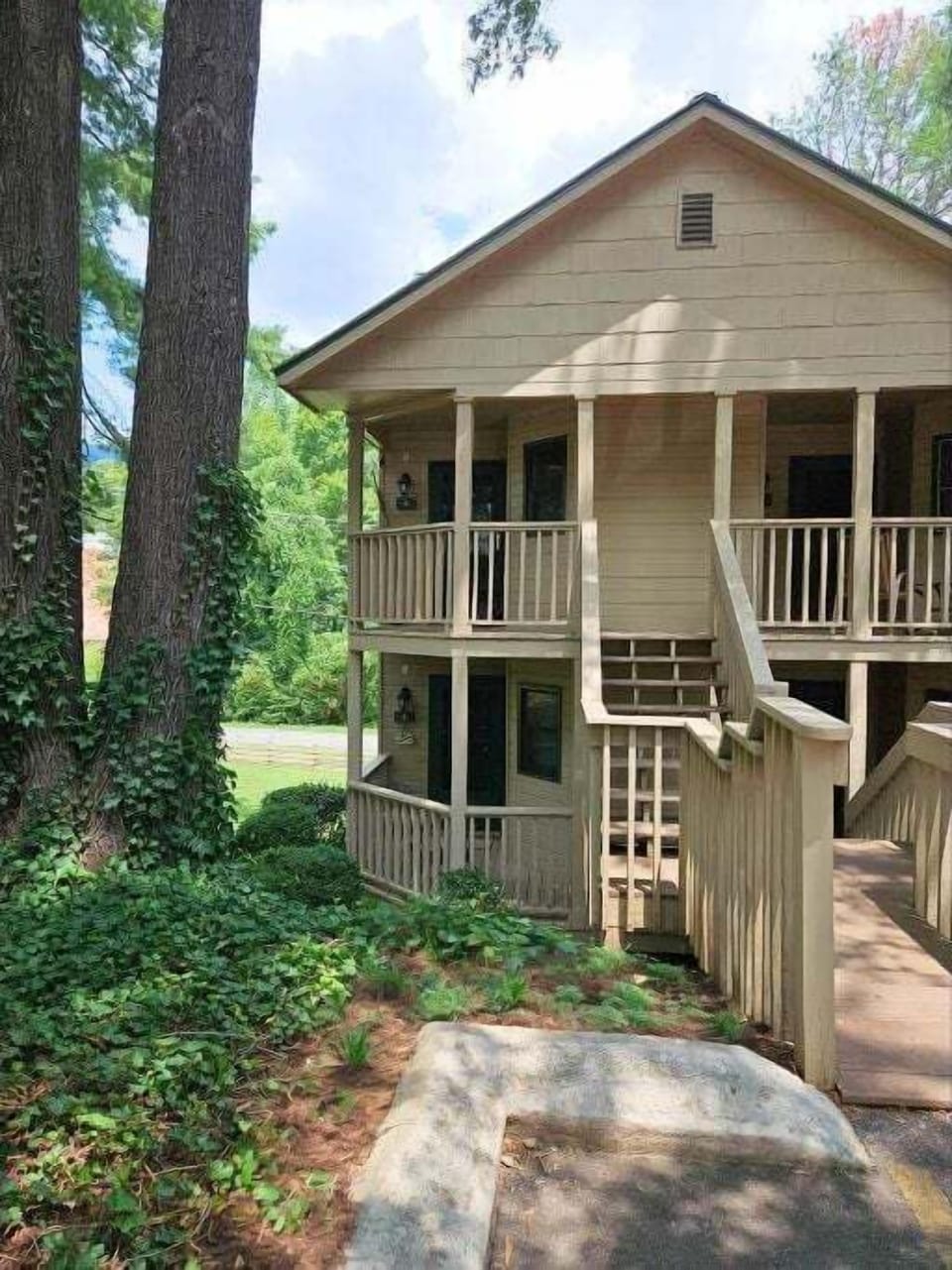 Upper level, end unit for max privacy!