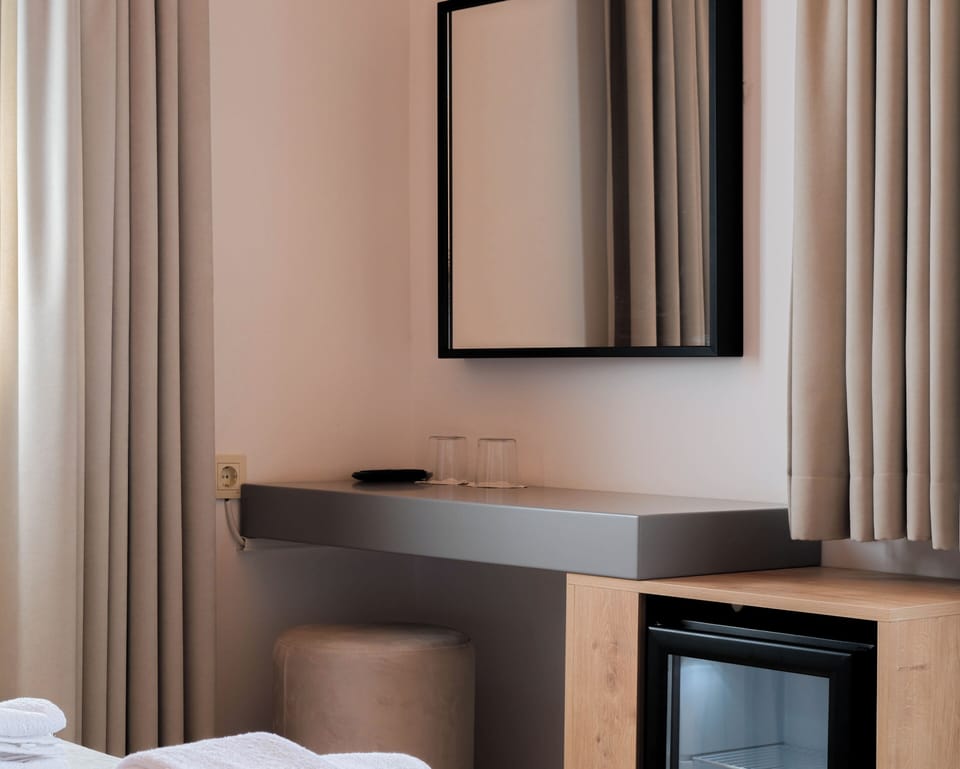 Premium bedding, minibar, individually decorated, individually furnished