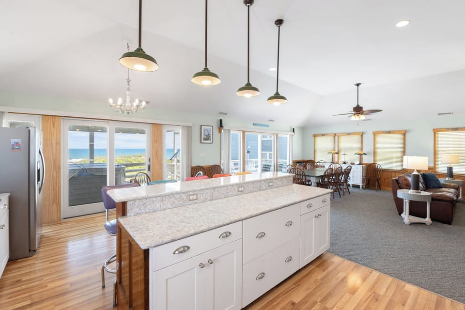 SN0213: Surf Monkey | Top Level Kitchen