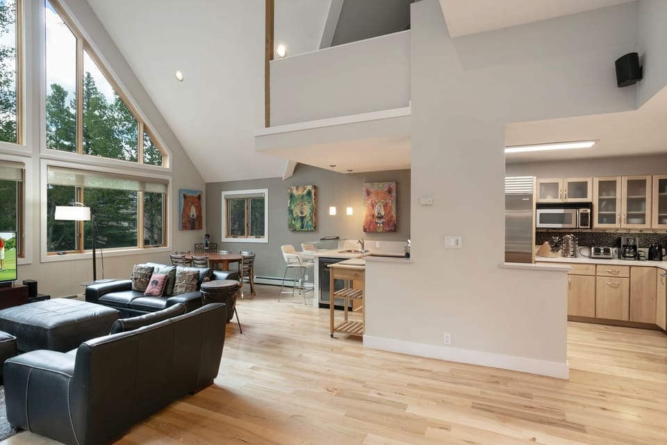 House, 5 Bedrooms | Interior
