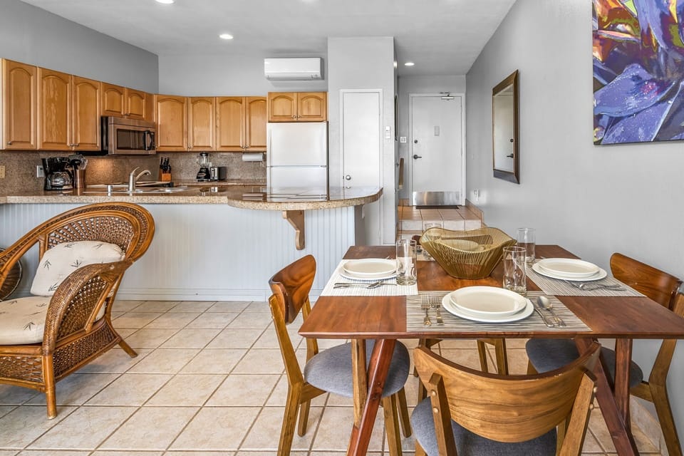 Condo, 1 Bedroom | Dining