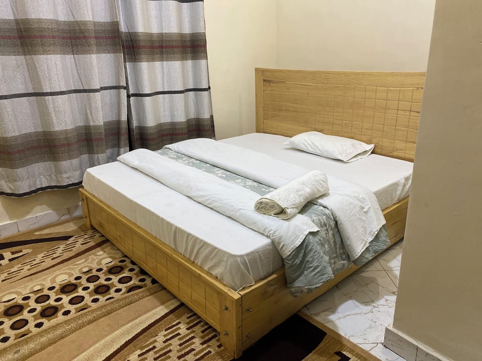 Comfort Single Room | Desk, laptop workspace, WiFi (free)