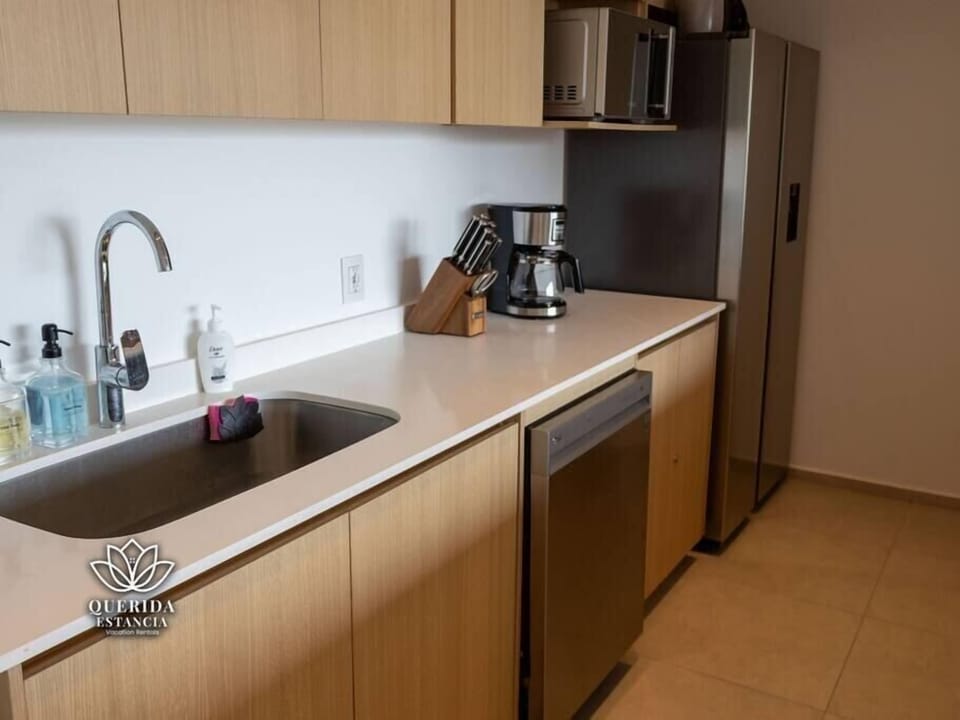  KITCHEN VIEW 2