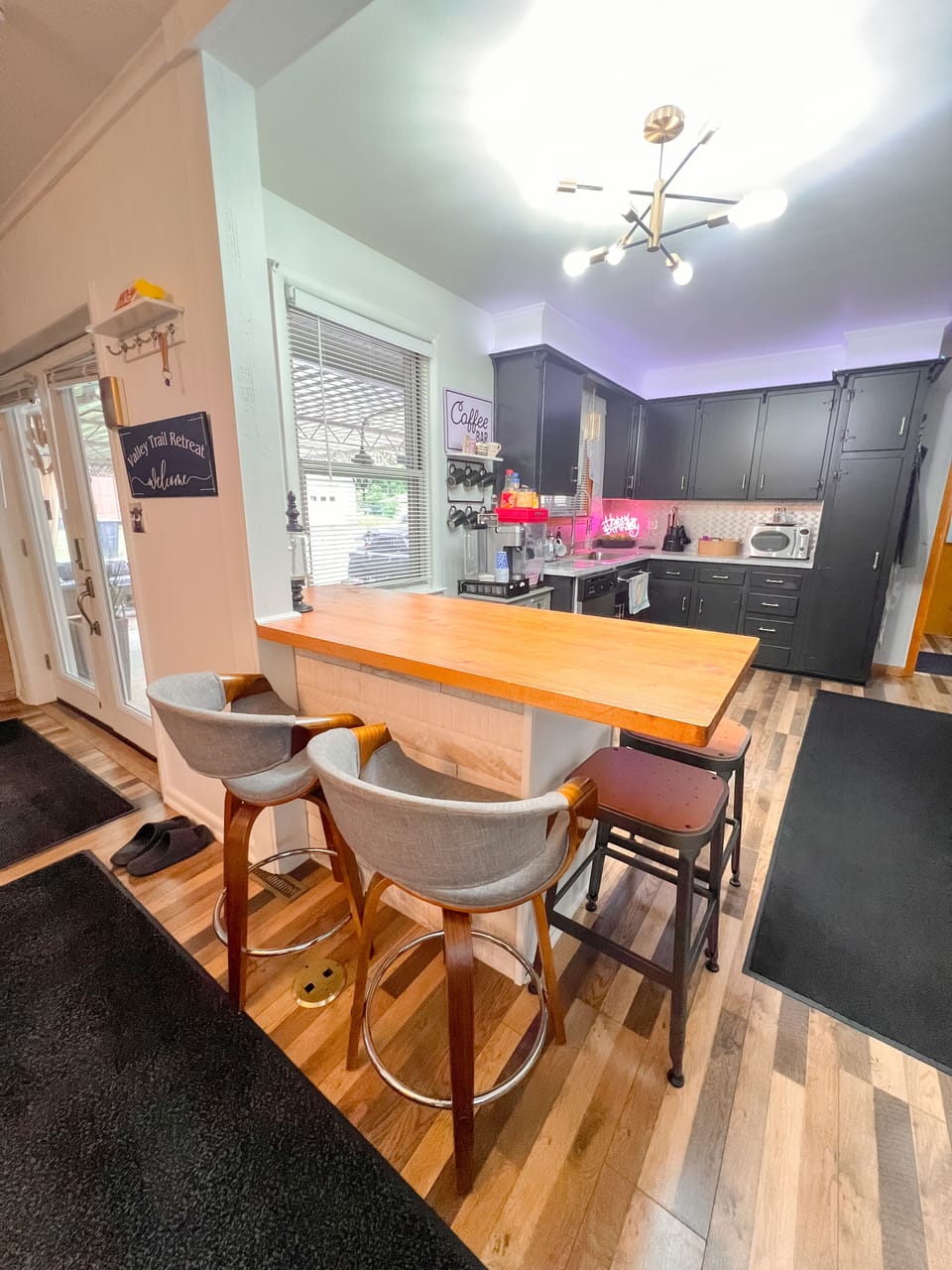 Kitchen island area