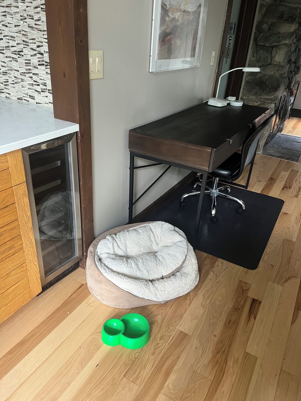 Work area and dog bed. Dog’s are welcome  with a fee