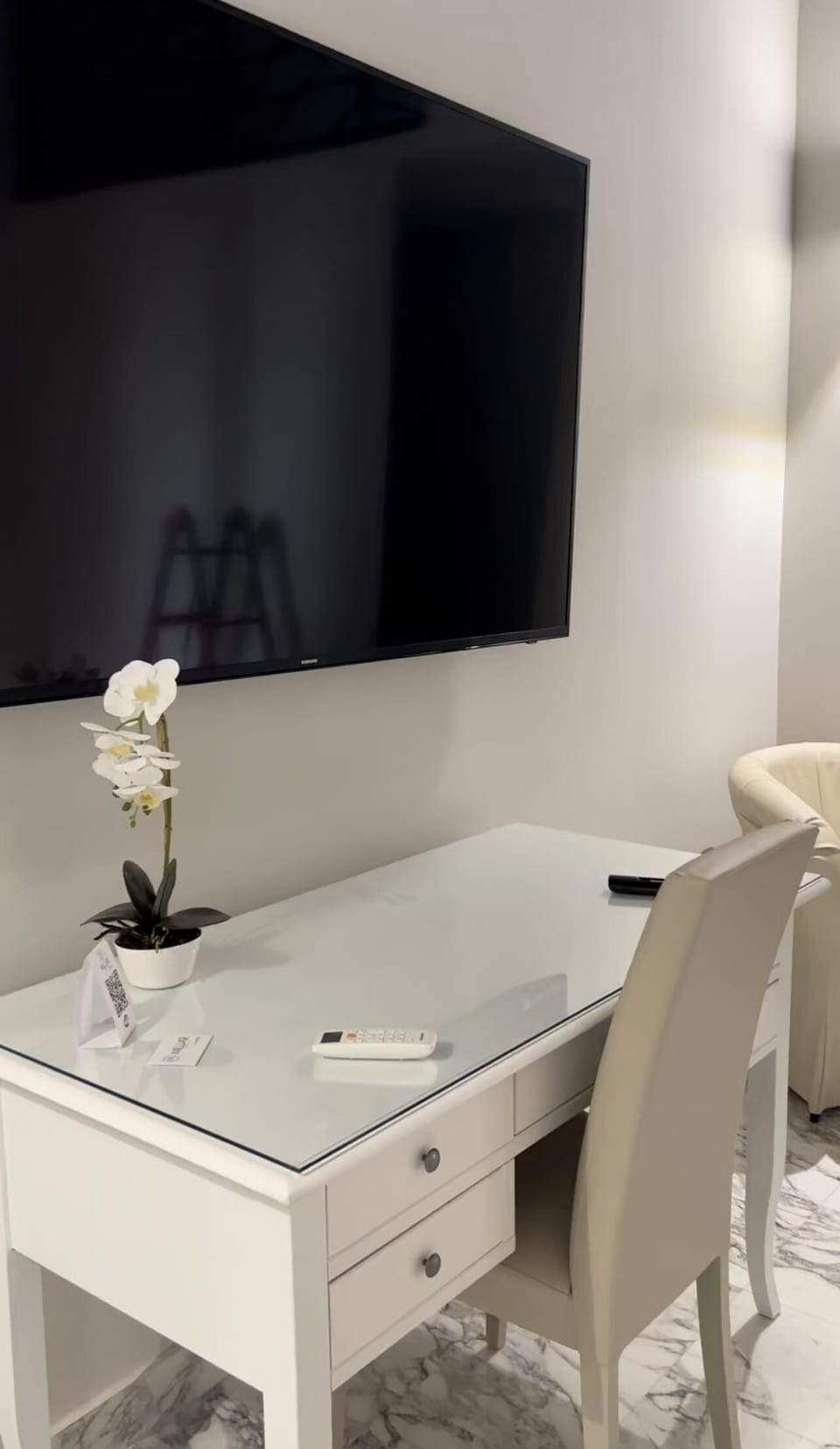 Superior Room | Frette Italian sheets, premium bedding, down comforters
