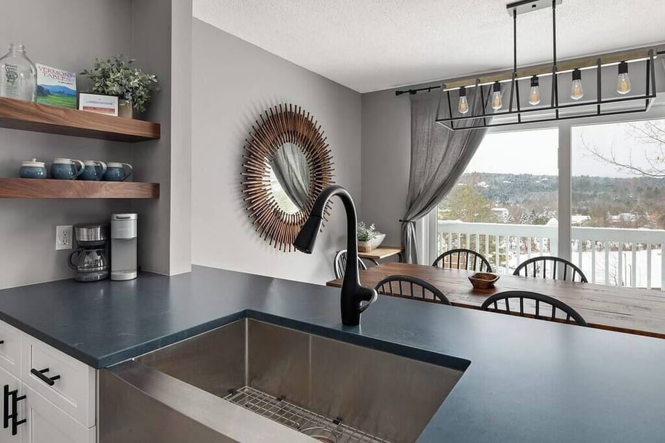 Newly Renovated 2 Bedroom Condo centrally located (1707)
