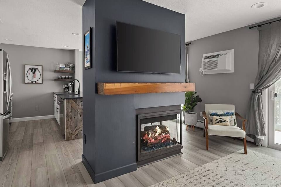 Newly Renovated 2 Bedroom Condo centrally located (1704)