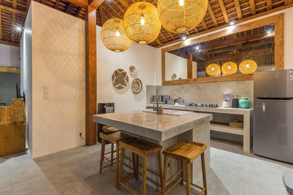 Deluxe Villa, 5 Bedrooms, Private Pool, Pool View | Private kitchen | Fridge, microwave, stovetop, electric kettle