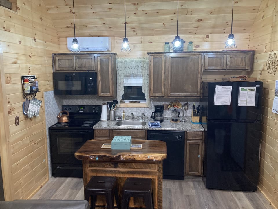 Kitchen with island 