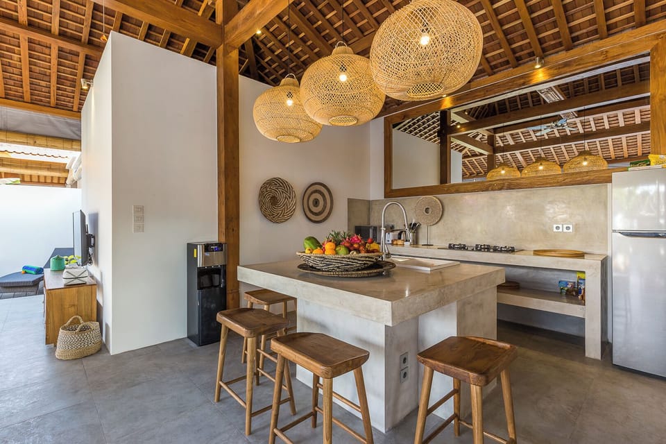 Deluxe Villa, 5 Bedrooms, Private Pool, Pool View | Private kitchen | Fridge, stovetop, electric kettle, toaster