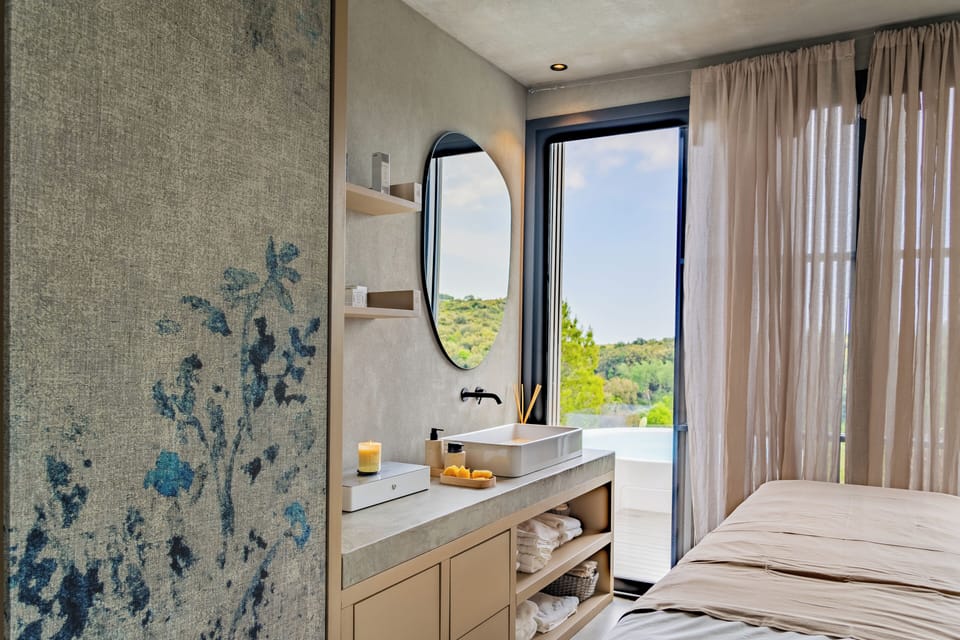 Hot tub, body treatments, mud baths, aromatherapy, hot stone massages