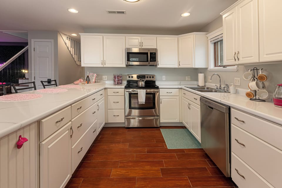 Spacious, fully equipped kitchen 