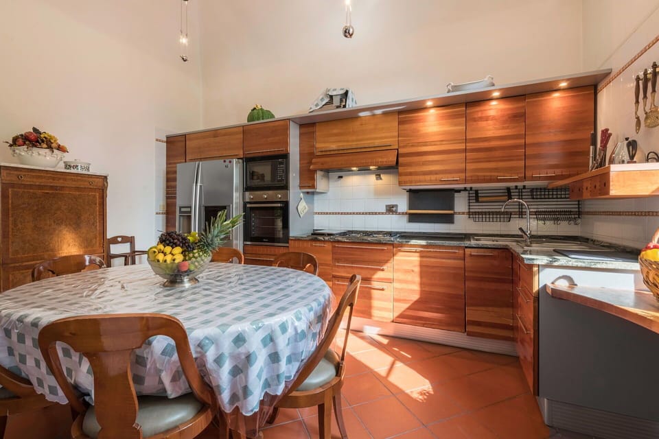 Amenities, Autumn, Kitchen, Room Detail, Spring, Summer